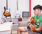gia-su-day-dan-guitar-online-chuyen-nghiep-cho-hoc-sinh-giasutrithuc